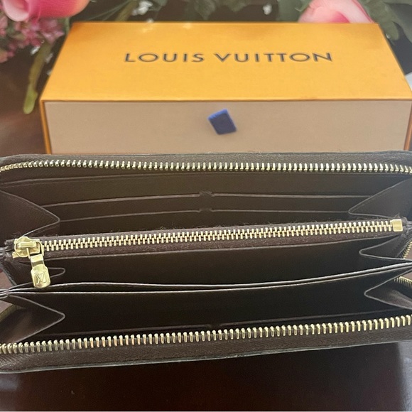 Louis Vuitton Damier Ebene Zippy wallet - Picture 5 of 16